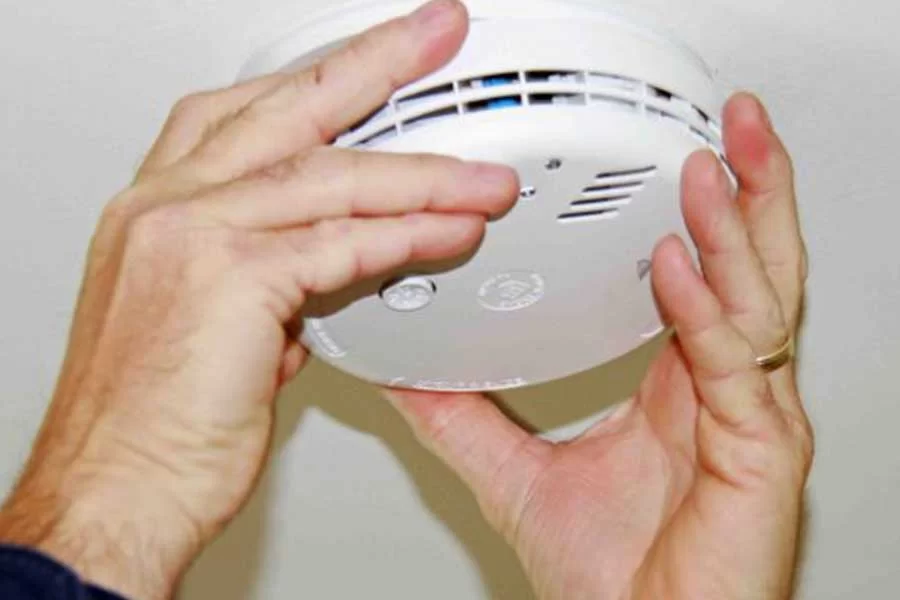 How To Stop Smoke Detector From Chirping Without Batter