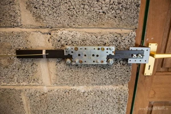 Actuator Bracket Pi-Rex – Bark Activated Door Opening System with Raspberry Pi
